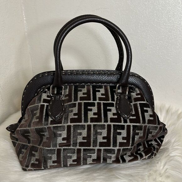 💯 Authentic Fendi Selleria  Zucca Hsndbsg🍀 - Picture 7 of 16